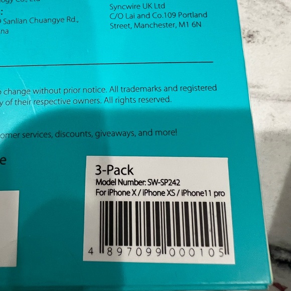 IPHONE SCREEN PROTECTORS - Picture 3 of 3